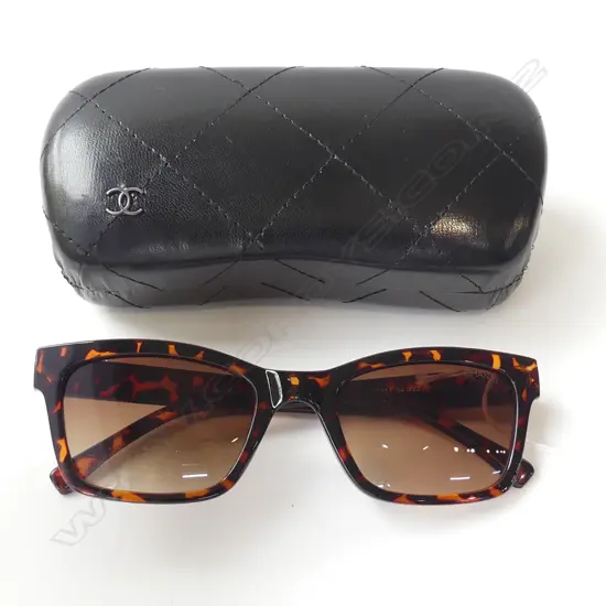 REPLICA CHANEL LADIES SUNGLASSES w CASE & BOX