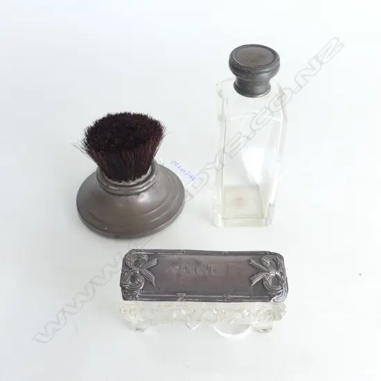 S/SILVER NIB WIPER & 2 S/SILVER TOPPED DRESSINGTABLE PCS 