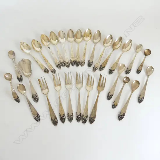 ASST. 800 SILVER CUTLERY; TEASPOONS ETC 326gms *NOW BZ656-1*