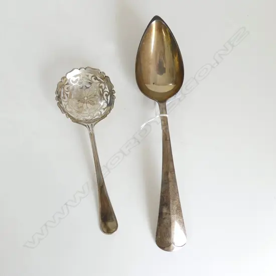 CONTINENAL SILVER SIFTER & SERVING SPOON L.255mm 139gms