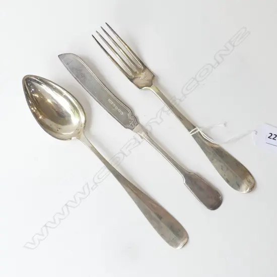 800 SILVER FORK & SPOON 104gms + STG FISH KNIFE 40gms
