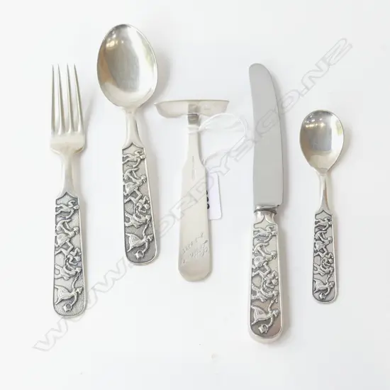 4 PCE 830 SILVER CHILDS CUTLERY SET + PUSHER 101gms