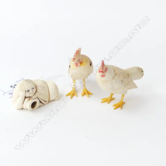 CARVED IVORY NETSUKE, SIGNED L. 45mm + CHICKEN & ROOSTER 