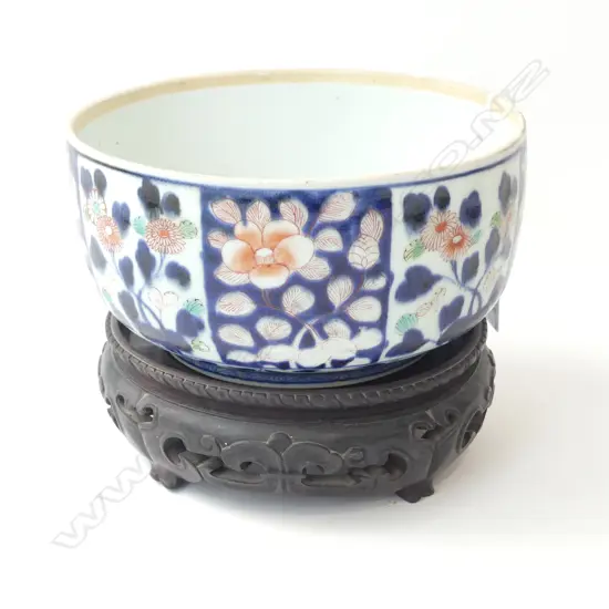 ORIENTAL IMARI BOWL 205mm dia ON STAND