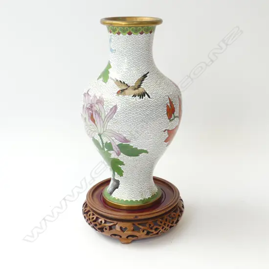 LARGE MODERN CHINESE CLOISONNE VASE FLORAL & BIRDLIFE, ON LIGHT COLORED STAND, BALUSTER SHAPE H. 250mm