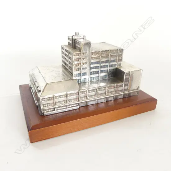 JAPANESE METAL BUILDING MODEL W.140mm