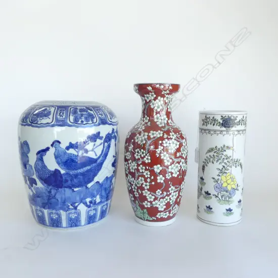 3 ORIENTAL VASES H.305mm