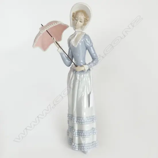 LLADRO FIGURINE LADY WITH SUNSHADE H320MM