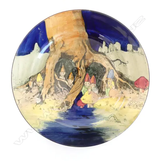 LARGE ROYAL DOULTON 'GNOMES' CABINET PLATE D4697 1929. Dia 260mm