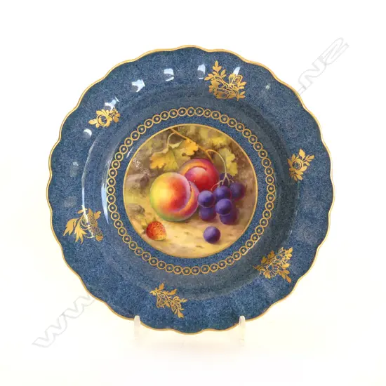 HANDPAINTED ROYAL WORCESTER CABINET PLATE, SIGNED BY A.SHUCK ,OF FRUIT DATE STAMP FOR 1922. Dia 210mm