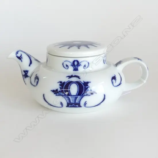 B&G COPENHAGEN TEA POT 130mm dia