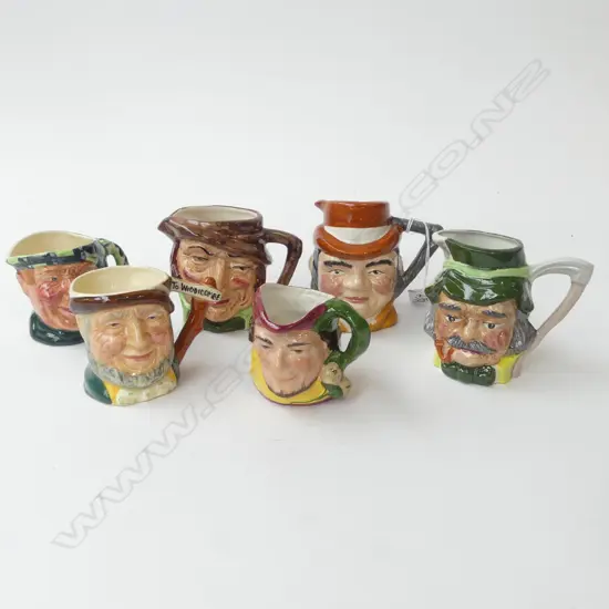 6 CHARACTER JUGS H.90mm