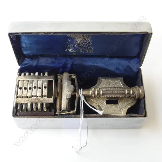 1930’S WILKINSON SWORD CO. ENGLAND 7 DAY RAZOR SET COMPLETE WITH 7 BLADES IN BOX L.125MM