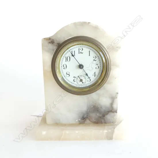 SMALL WHITE ONYX MANTEL OR BEDSIDE CLOCK, TICKING. 100X55X125mm