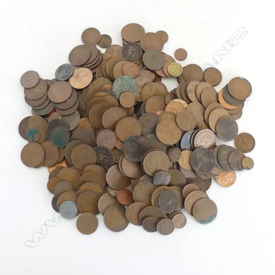 TUB VINTAGE COPPER PENNIES