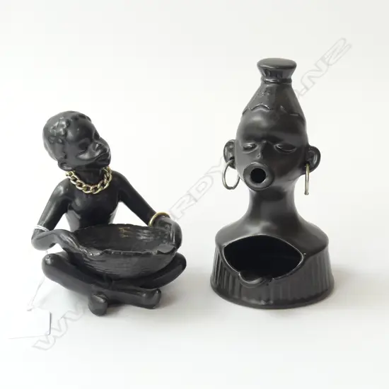 2 VINTAGE BLACK CERAMIC AFRICAN THEMED ASHTRAYS