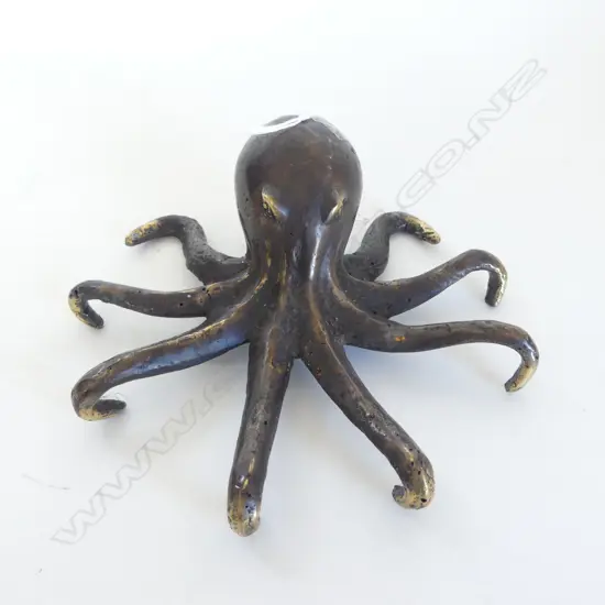 BRONZE OCTOPUS 190mm dia