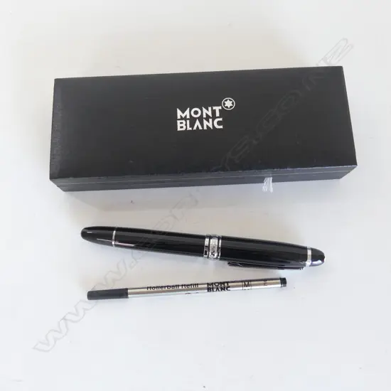 MONT BLANC LARGE PEN IN BOX WITH REFILL INK CARTRIDGE