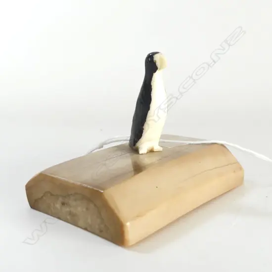 WALRUS TUSK CARVED PENGUIN ON TUSK SECTION BASE L.64MM