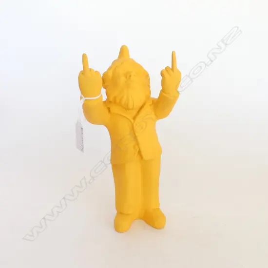 YELLOW PAINTED RESIN GNOME PULLING THE FINGERS H.240mm