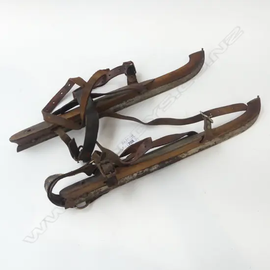 PAIR OF ANTIQUE ICE SKATES WITH LEATHER FITTINGS BY J. NOORMAN DENHAM NETHERLANDS L.42CM