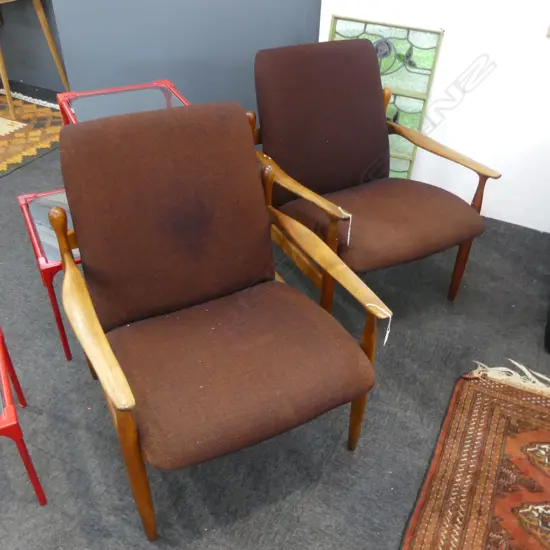 PR RETRO / MID CENTURY ARMCHAIRS