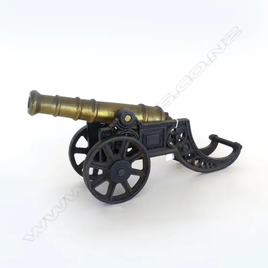 HEAVY CAST BRASS MODEL CANNON ON CAST IRON BASE
