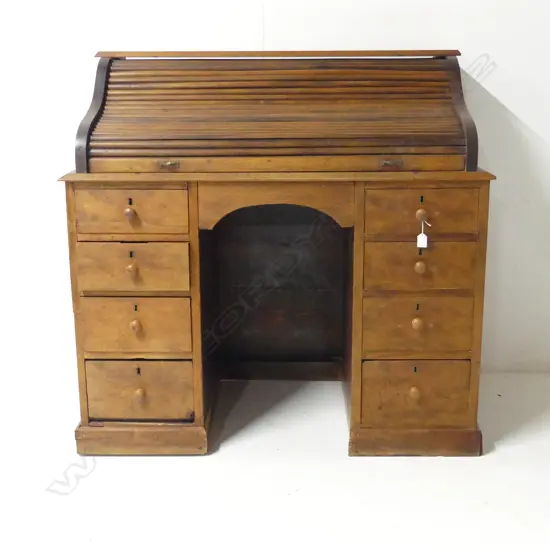 DESK w. TAMBOUR TOP 1125x620x1090mm