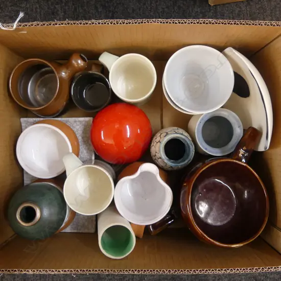 BOX LOT SMALL NZ STUDIO POTTERY PCS
