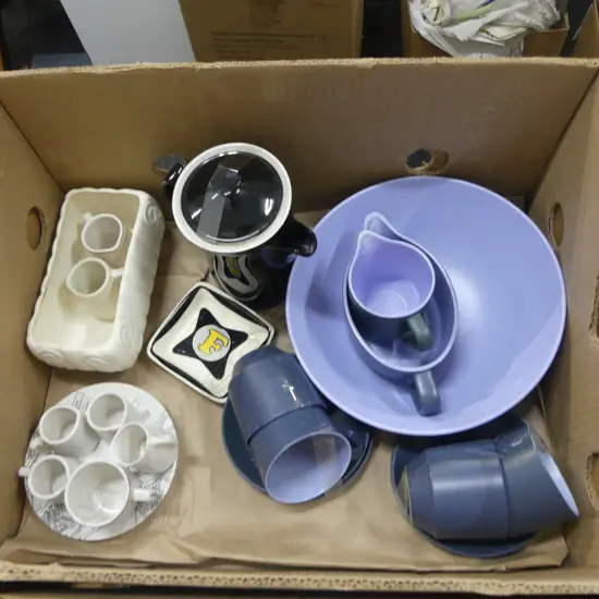 ASST. CROWN LYNN INCL. DOROTHY THORPE 'PINE' ETC