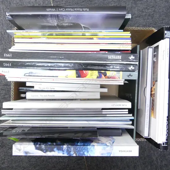 BOX LOT CAR  REF BOOKS ROLLS ROYCE FERRARIE PORCHE ETC