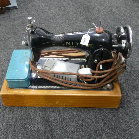 VINTAGE UNITY SEWING MACHINE W.450mm