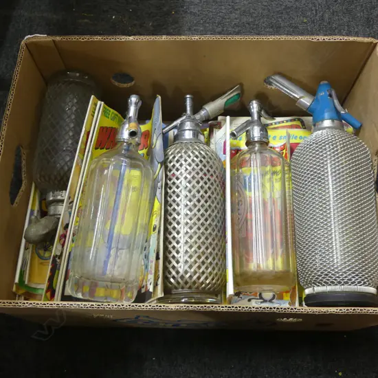 5 VINTAGE SODA SYPHONS H.350mm + WHIZZER & CHIPS COMICS