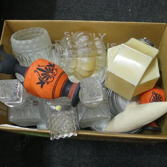 DINNER SET, 3 DECANTERS, LIGHT FITTINGS ETC