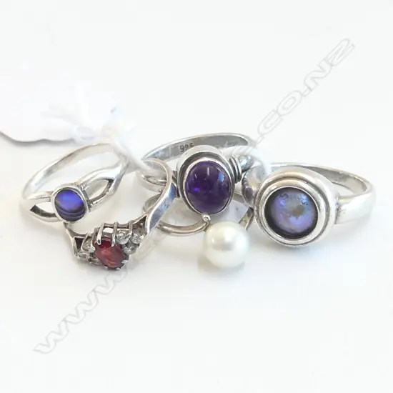 5 SILVER & GEM SET RINGS