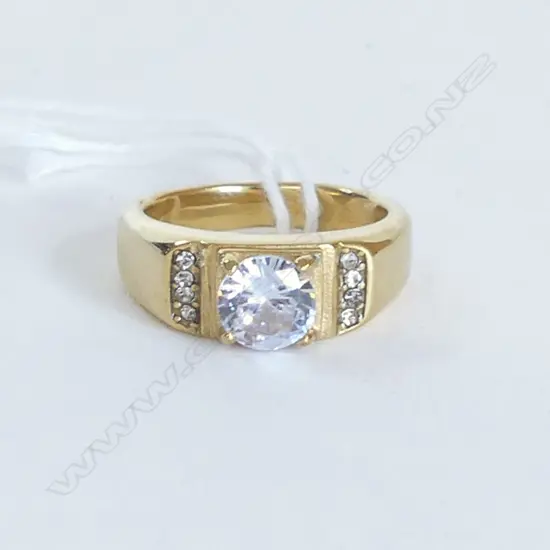 18ct GOLD PLATED WHITE STONE RING  size p