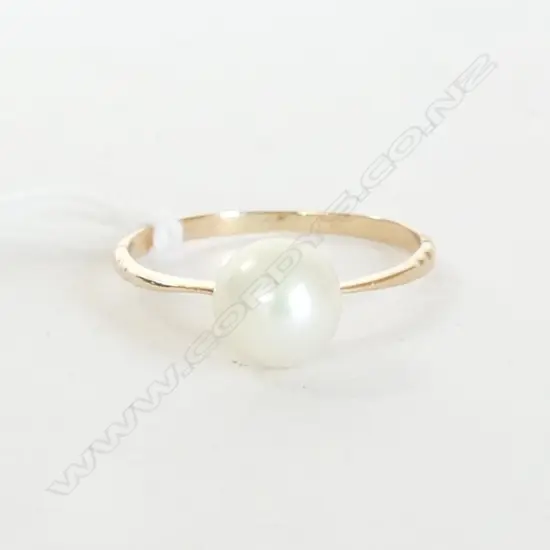 18ct GOLD CULTURED PEARL RING SIZE P 1.6gms