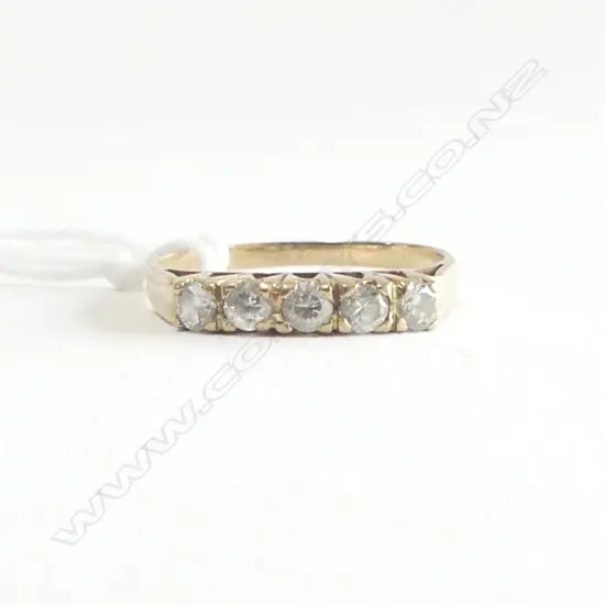 9CT GOLD 5 STONE CZ BRIDGE RING 1,5gms