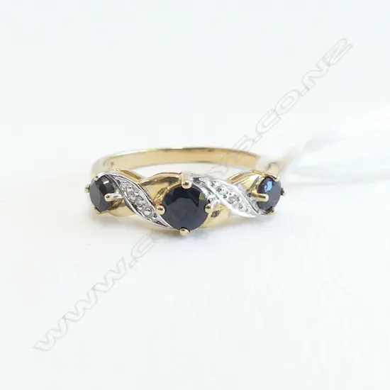 9ct GOLD SAPPHIRE & DIAMOND RING 2gms  SIZE O