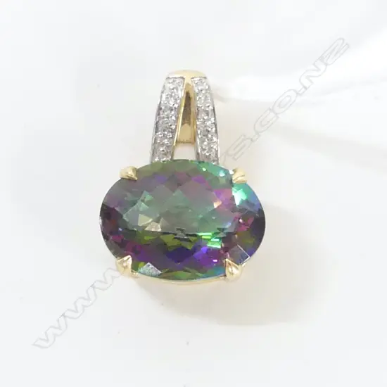 14CT GOLD MYSTIC TOPAZ AND DIAMOND PENDANT 5gm