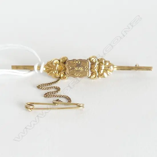 15ct GOLD MORNING BAR BROOCH  L.60mm 3.7gms