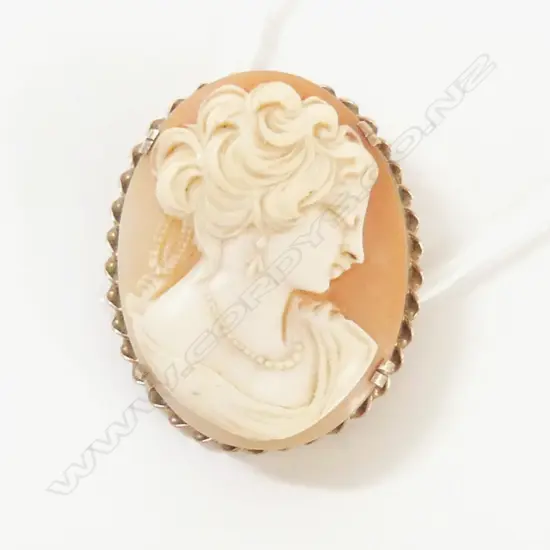 9CT CAMEO 35x30mm 10.4gms