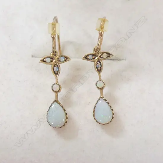 PR 9CT OPAL EARRINGS 2.1gms