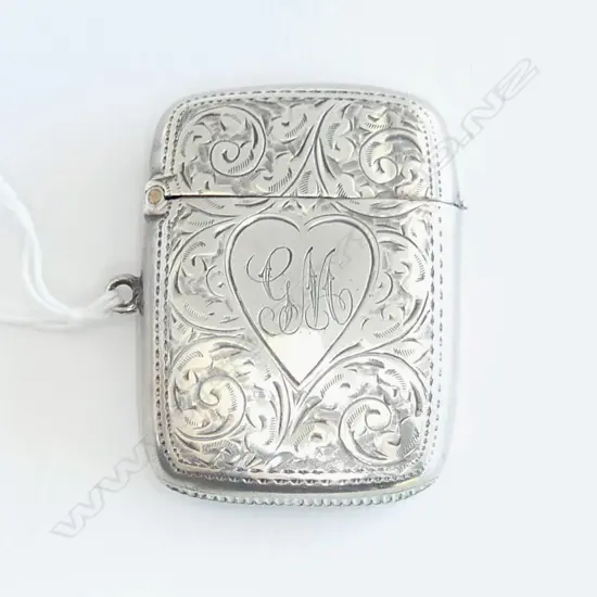 BIRMINGHAM 1901 LARGE SILVER ENGRAVED VESTA heart cartouche  