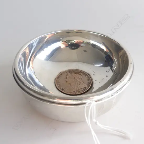 SML STG SILVER BOWL w. VICTORIAN COIN INSET CHESTER 1901 162 GRAMS (weighted) 90mm dia