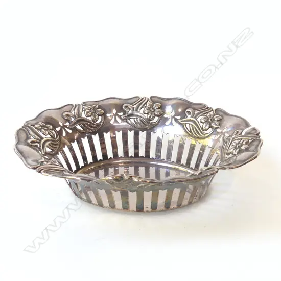 STG SILVER DISH, B'HAM 1905 185x145mm 121gms