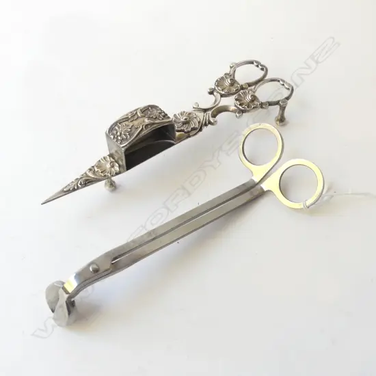 TWO CANDLE WICK SNIPS