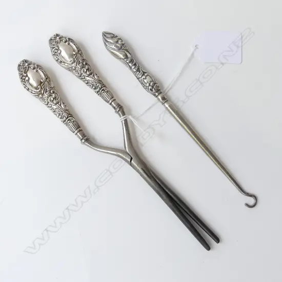STG SILVER GLOVE STRETCHERS & BUTTON HOOK BIRMINGHAM 1899 & 1904 L.19CM & 16CM