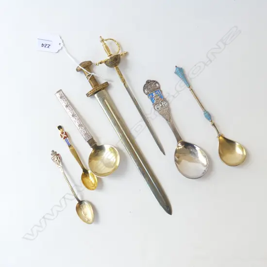5 CONTINENTAL SILVER SPOONS 116gms + 2 SWORDS L.235mm