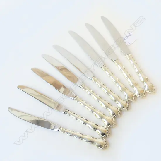 8 SILVER handled DINNER KNIVES BY REED & BARTON STAMPED “REED & BARTON MIRRORSTELE STERLING HANDLE” EXCELLENT CONDI